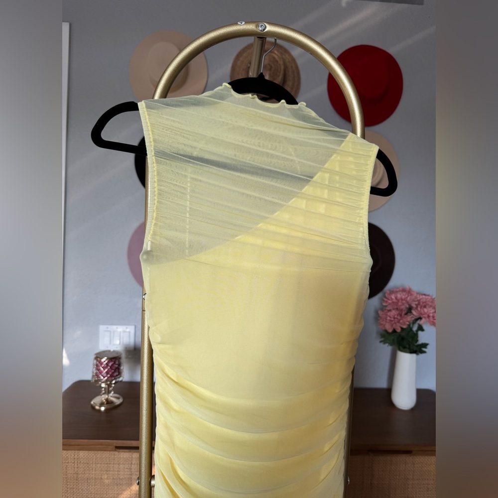 Commense Yellow Sleeveless Ruched Maxi Dress - Picture 6 of 7